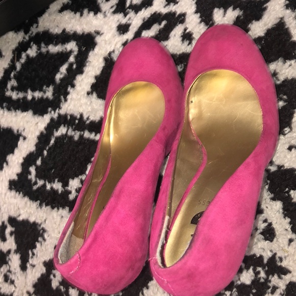 Heels - Picture 2 of 4